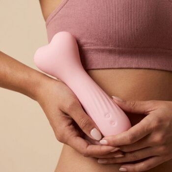AURIV LAB Vela lifestyle image in Blush Rose